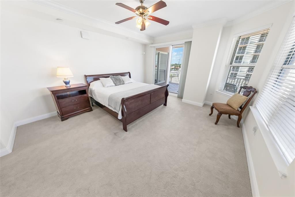 For Sale: $695,000 (3 beds, 3 baths, 2454 Square Feet)
