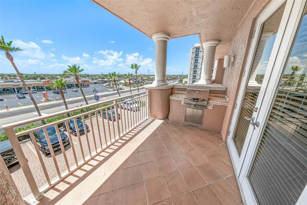 For Sale: $695,000 (3 beds, 3 baths, 2454 Square Feet)