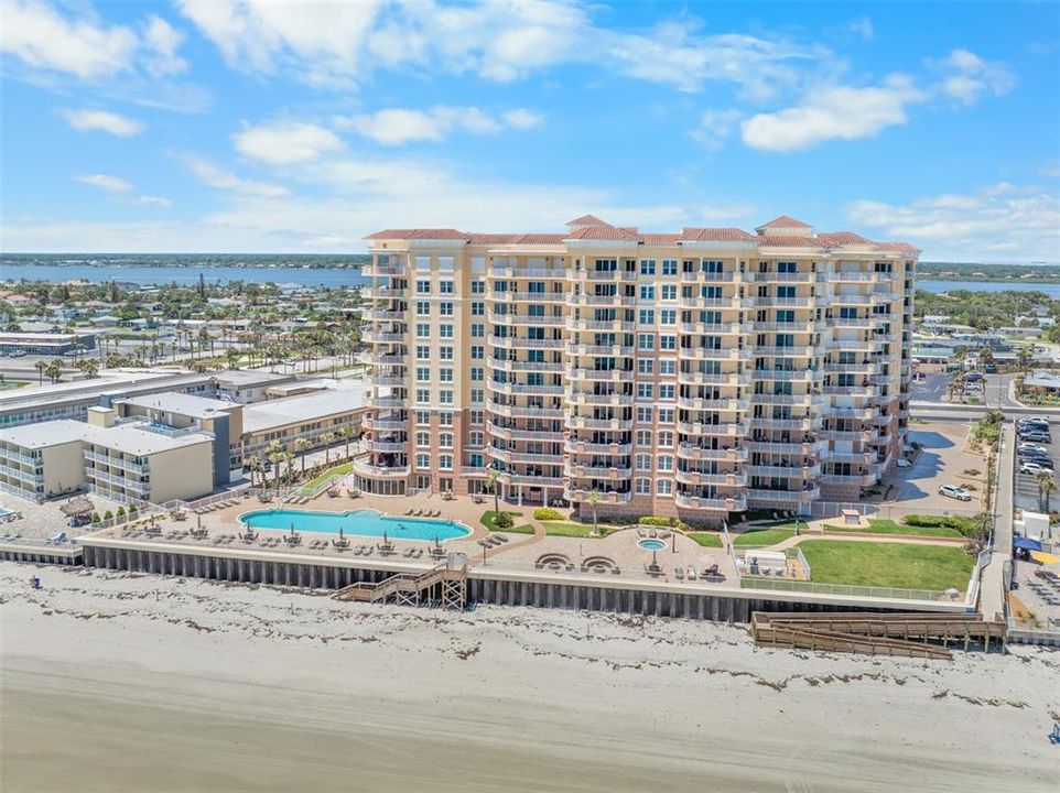 For Sale: $695,000 (3 beds, 3 baths, 2454 Square Feet)