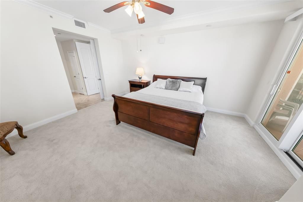 For Sale: $695,000 (3 beds, 3 baths, 2454 Square Feet)