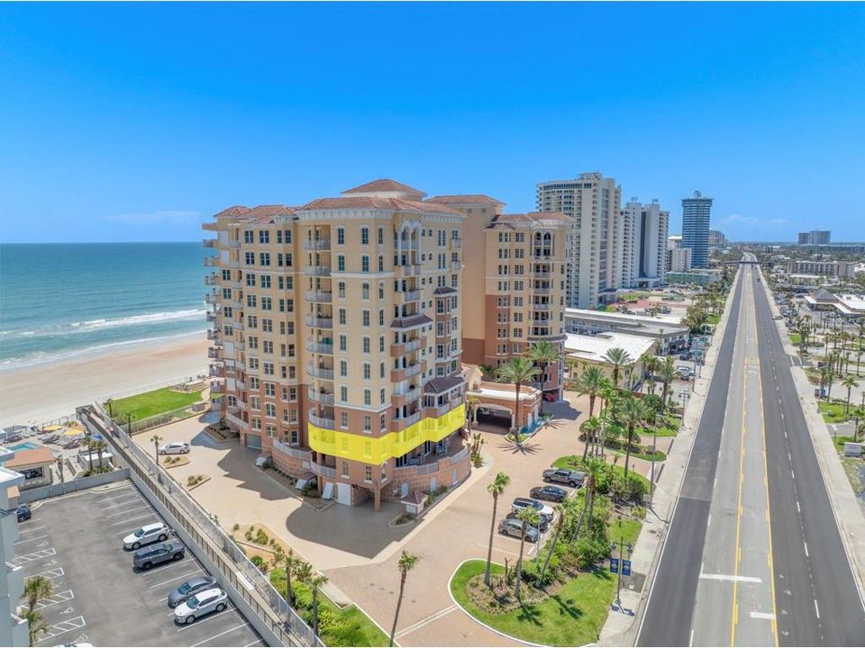 For Sale: $695,000 (3 beds, 3 baths, 2454 Square Feet)