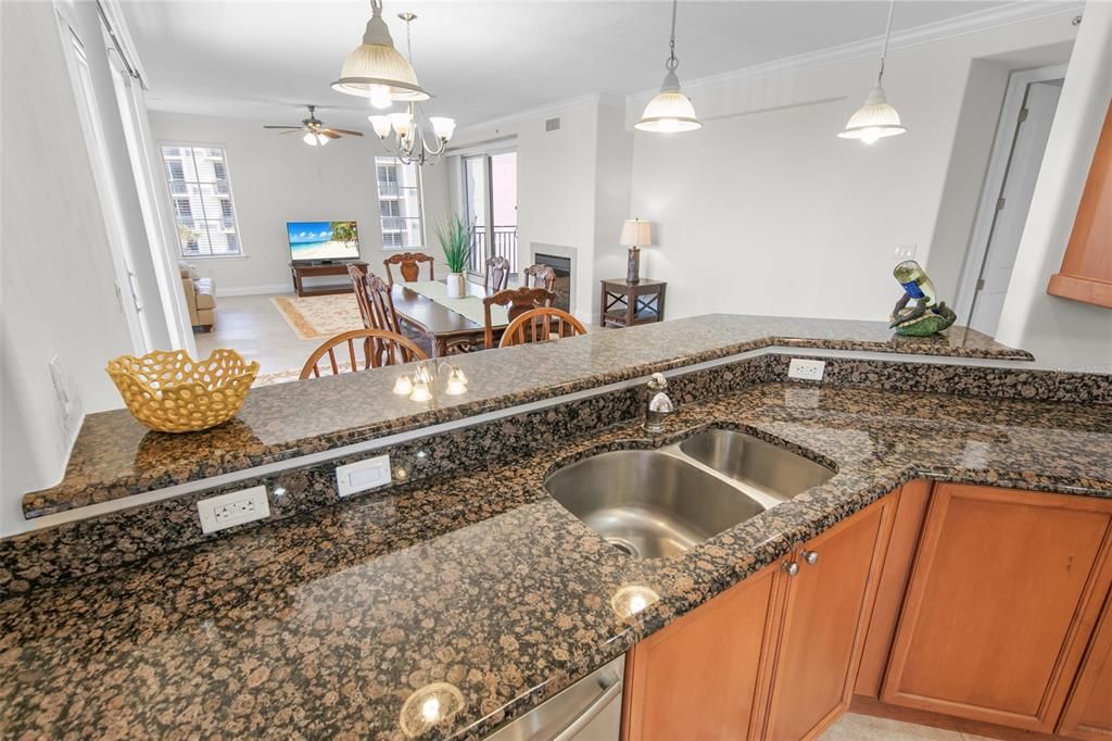 For Sale: $695,000 (3 beds, 3 baths, 2454 Square Feet)