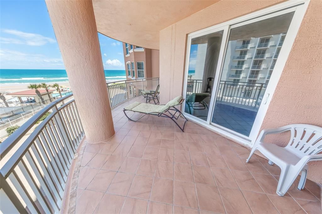 For Sale: $695,000 (3 beds, 3 baths, 2454 Square Feet)