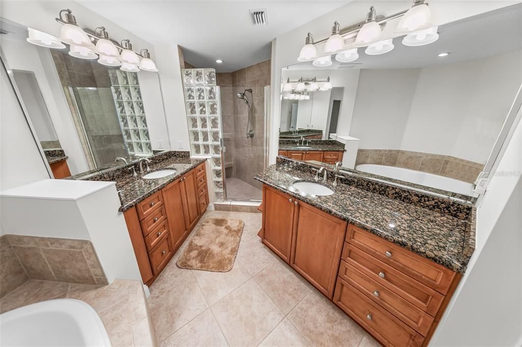 For Sale: $695,000 (3 beds, 3 baths, 2454 Square Feet)
