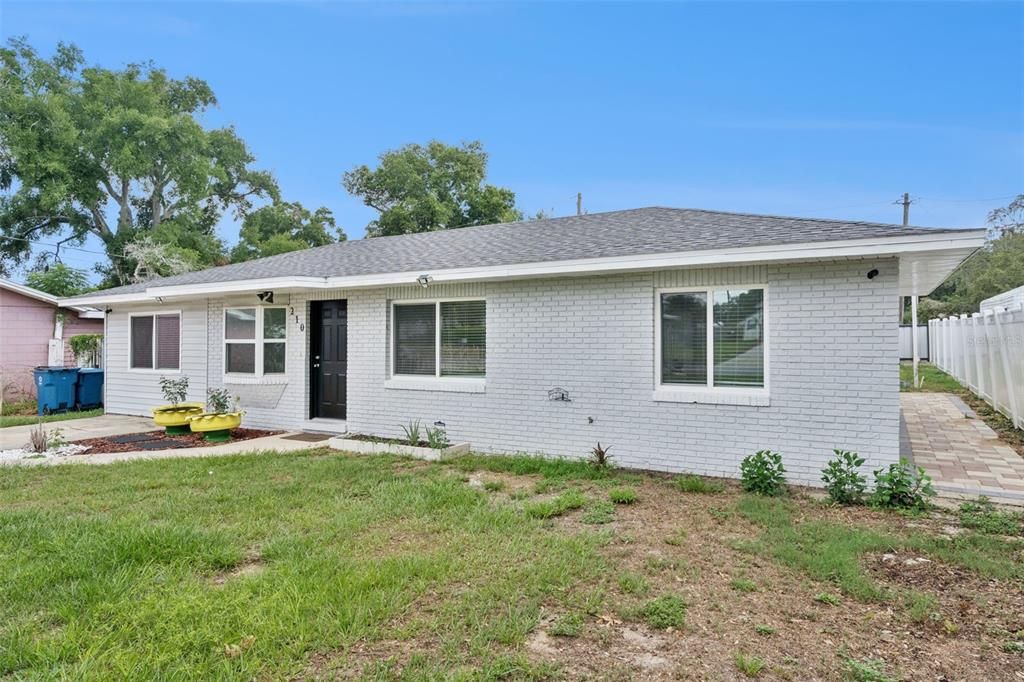 For Rent: $2,250 (4 beds, 2 baths, 1126 Square Feet)