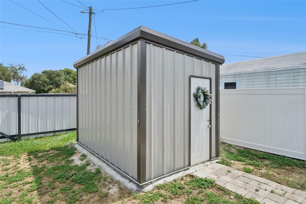 For Rent: $2,250 (4 beds, 2 baths, 1126 Square Feet)