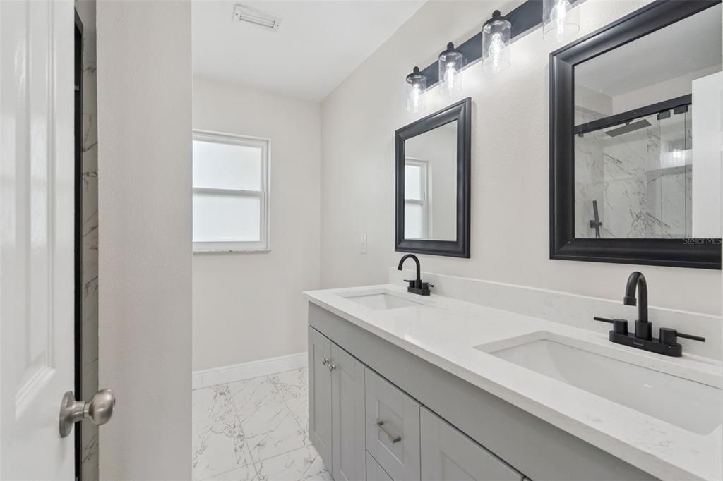 For Rent: $2,250 (4 beds, 2 baths, 1126 Square Feet)