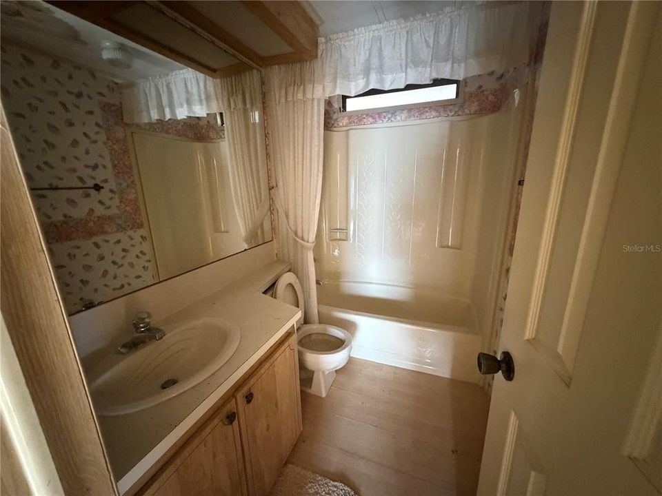 На продажу: $79,000 (3 спален, 2 ванн, 1081 Квадратных фут)
