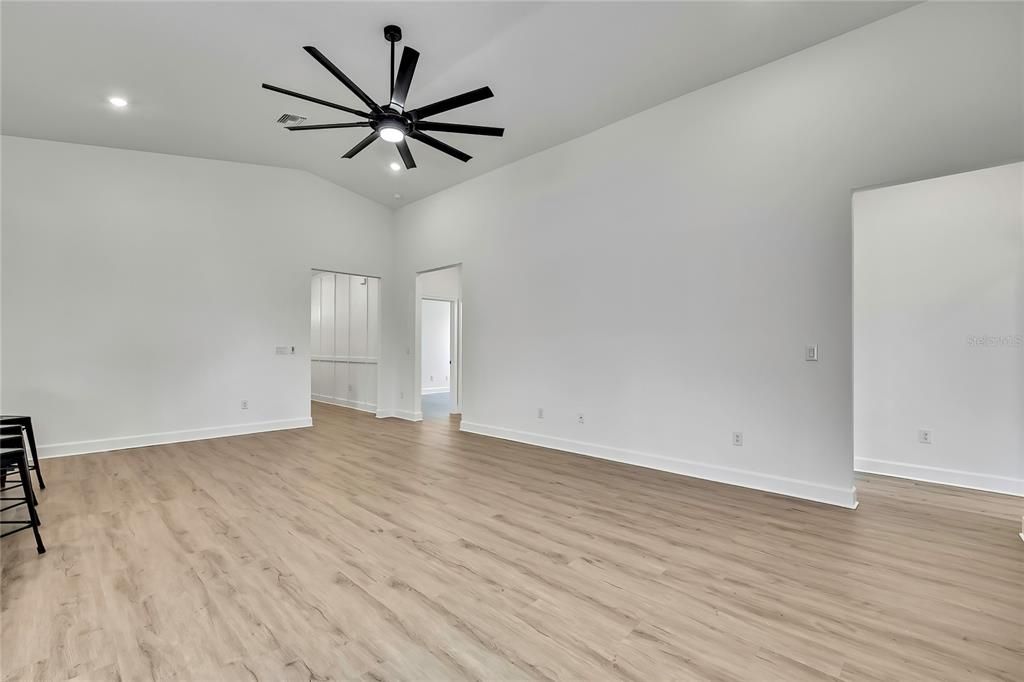 For Sale: $409,000 (4 beds, 3 baths, 2061 Square Feet)