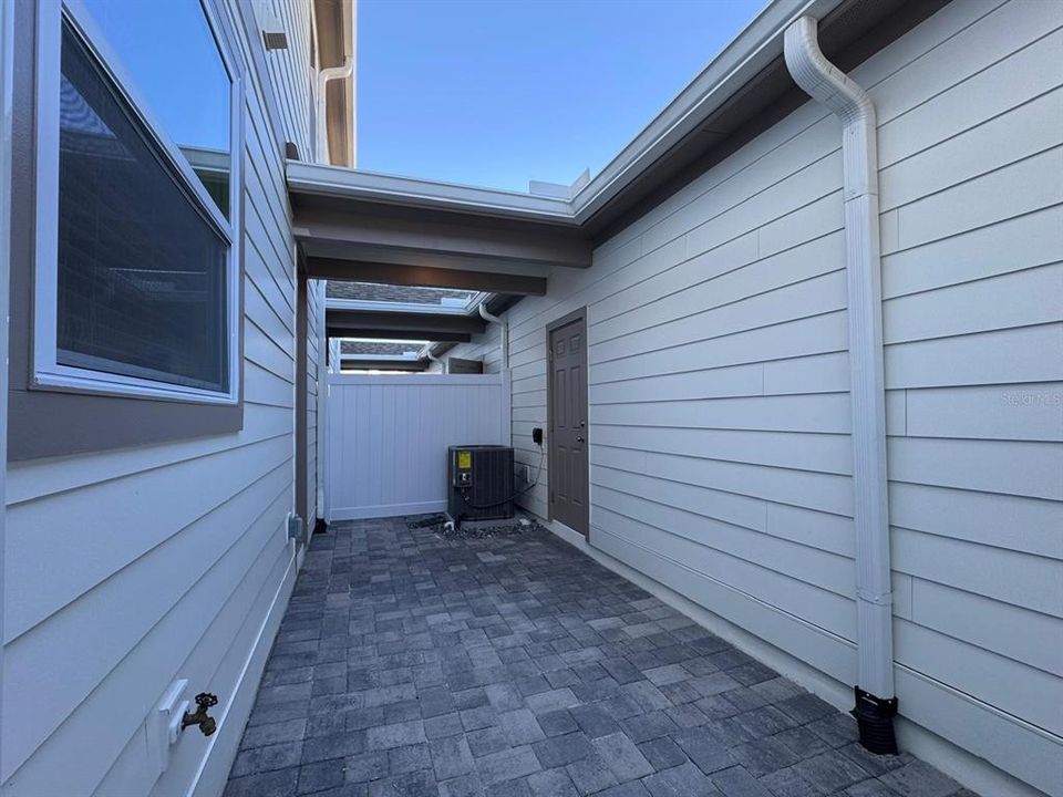 For Rent: $2,500 (3 beds, 2 baths, 1738 Square Feet)