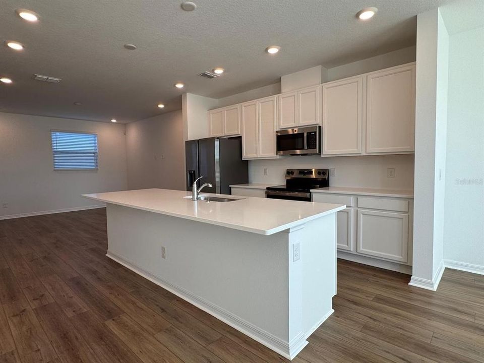 For Rent: $2,500 (3 beds, 2 baths, 1738 Square Feet)