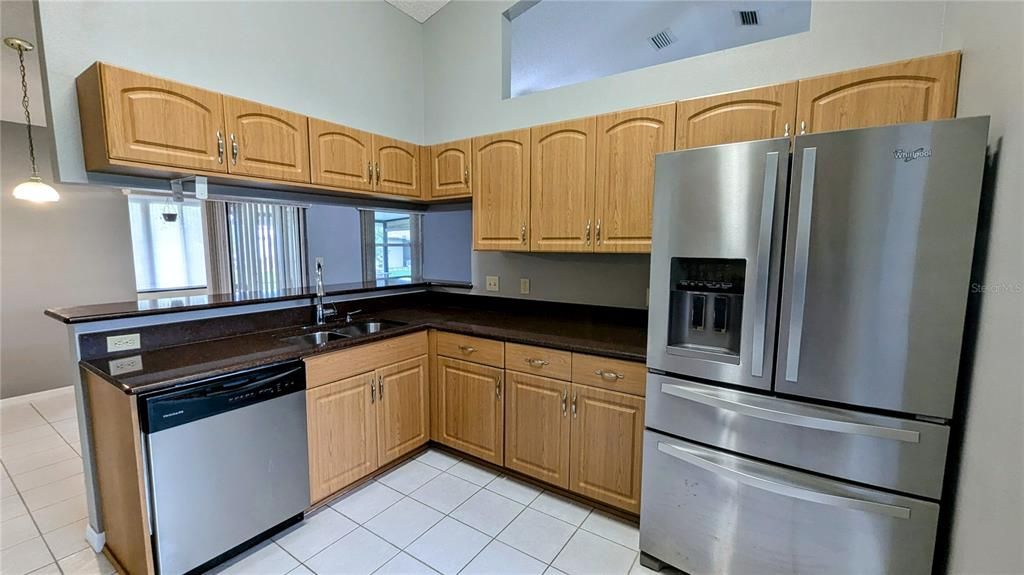 For Rent: $1,900 (3 beds, 2 baths, 1667 Square Feet)