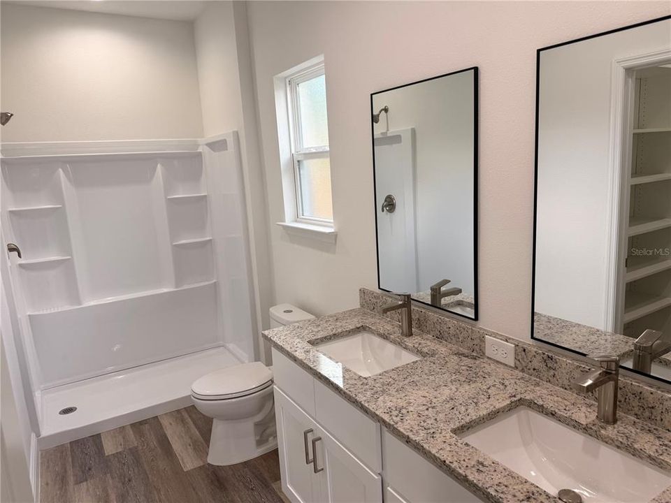Activo con contrato: $316,900 (3 camas, 2 baños, 1334 Pies cuadrados)