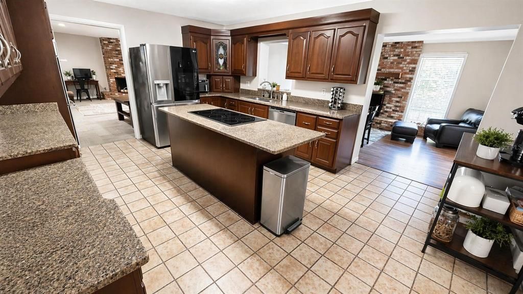 На продажу: $649,800 (4 спален, 3 ванн, 3990 Квадратных фут)