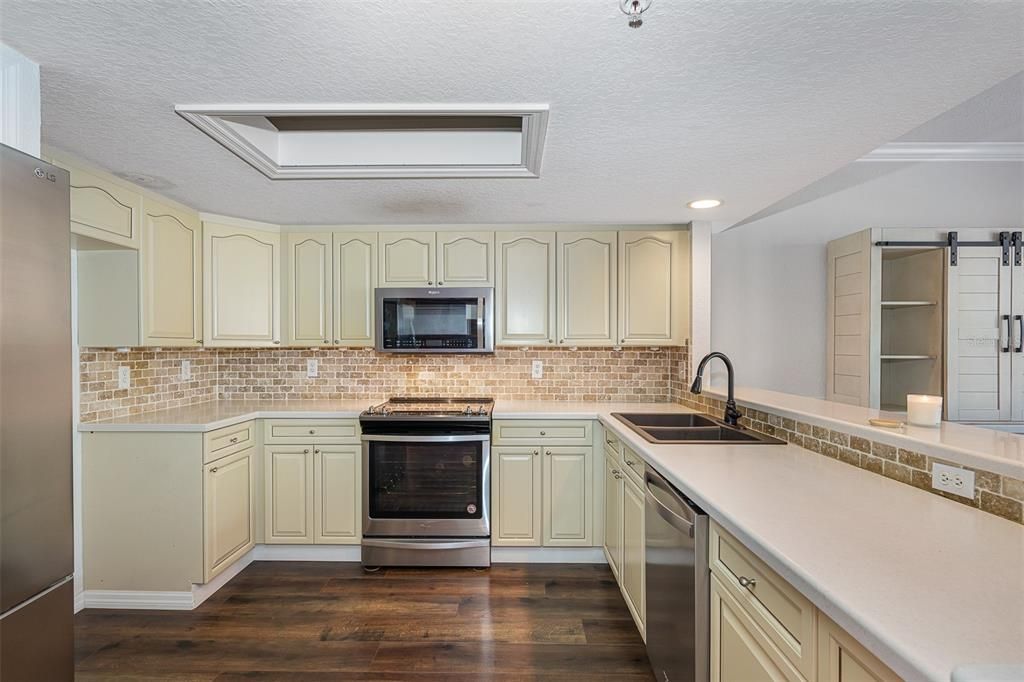 For Rent: $3,500 (3 beds, 2 baths, 2340 Square Feet)