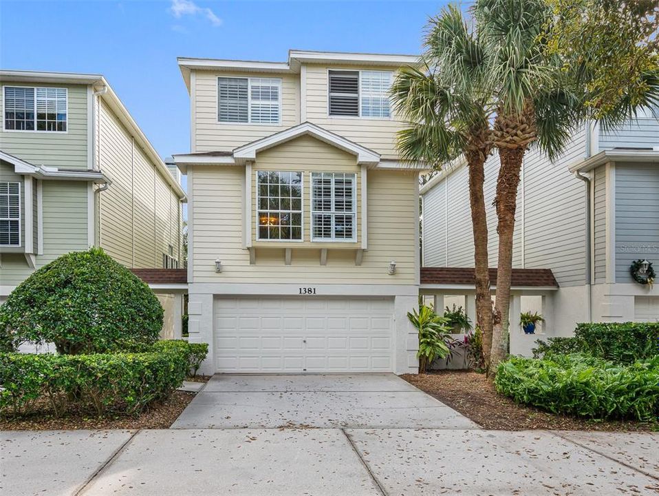 For Rent: $3,500 (3 beds, 2 baths, 2340 Square Feet)