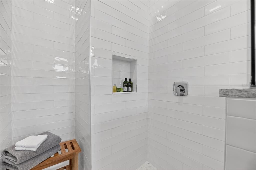 Active With Contract: $779,000 (3 beds, 3 baths, 2571 Square Feet)