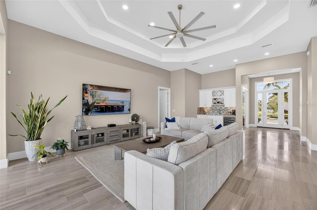 Active With Contract: $779,000 (3 beds, 3 baths, 2571 Square Feet)