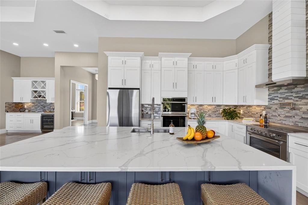 Active With Contract: $779,000 (3 beds, 3 baths, 2571 Square Feet)