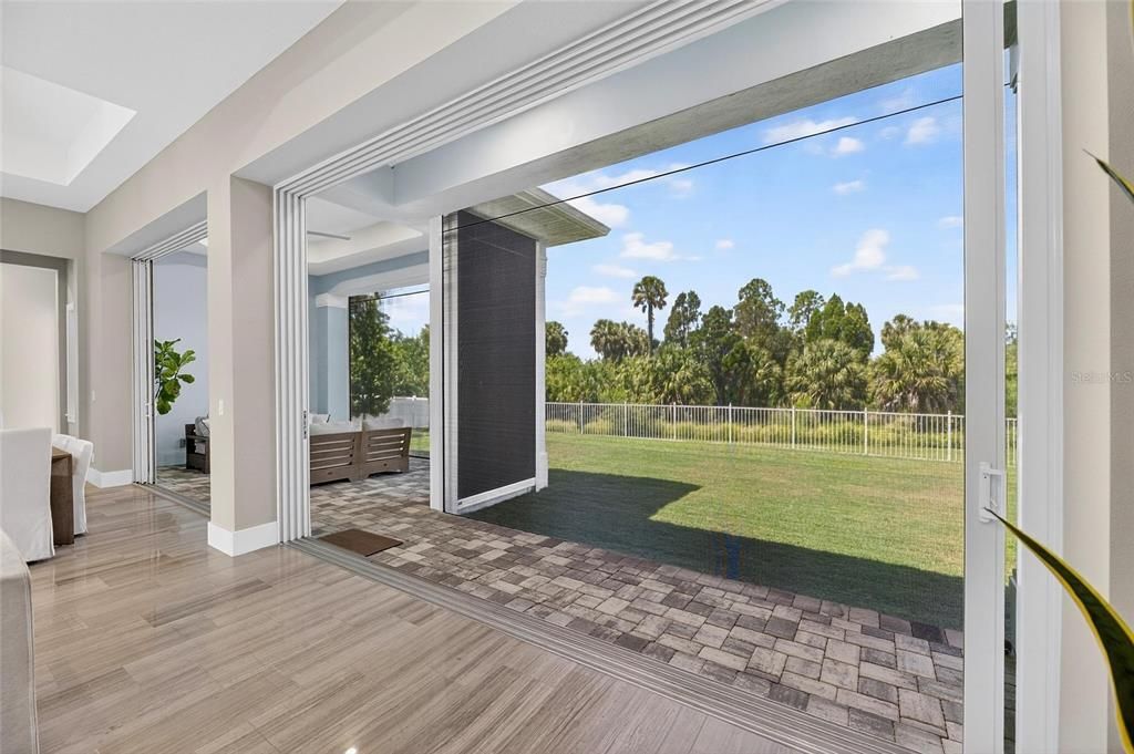 Active With Contract: $779,000 (3 beds, 3 baths, 2571 Square Feet)