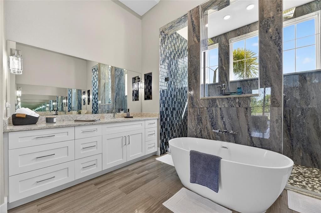 Active With Contract: $779,000 (3 beds, 3 baths, 2571 Square Feet)