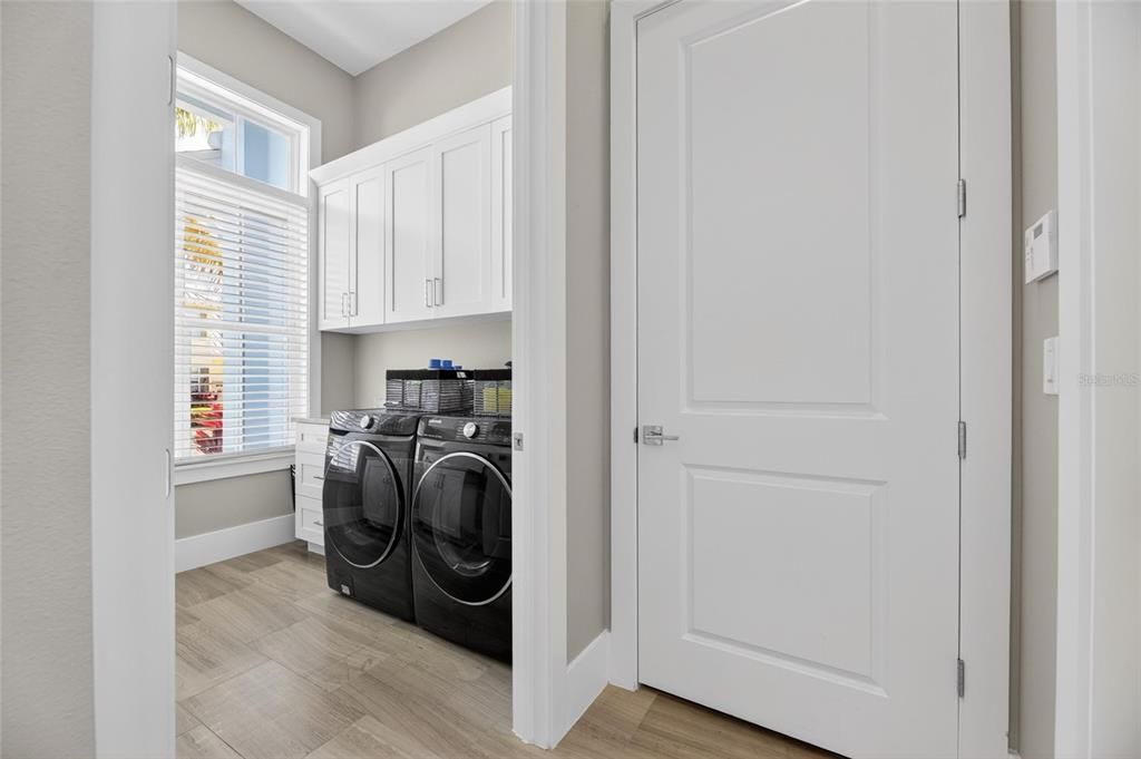 Active With Contract: $779,000 (3 beds, 3 baths, 2571 Square Feet)