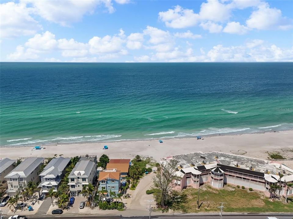 For Sale: $1,299,000 (4 beds, 4 baths, 1682 Square Feet)