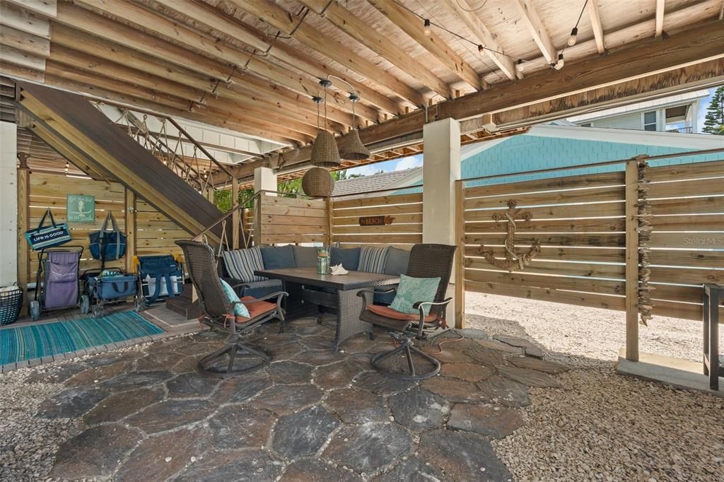 For Sale: $1,299,000 (4 beds, 4 baths, 1682 Square Feet)