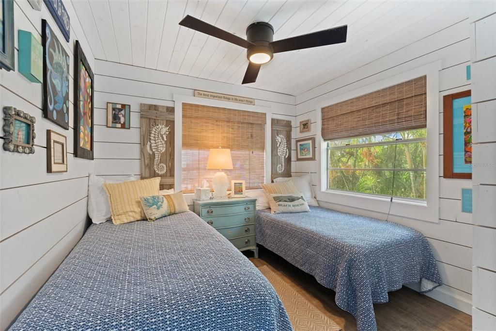 For Sale: $1,299,000 (4 beds, 4 baths, 1682 Square Feet)