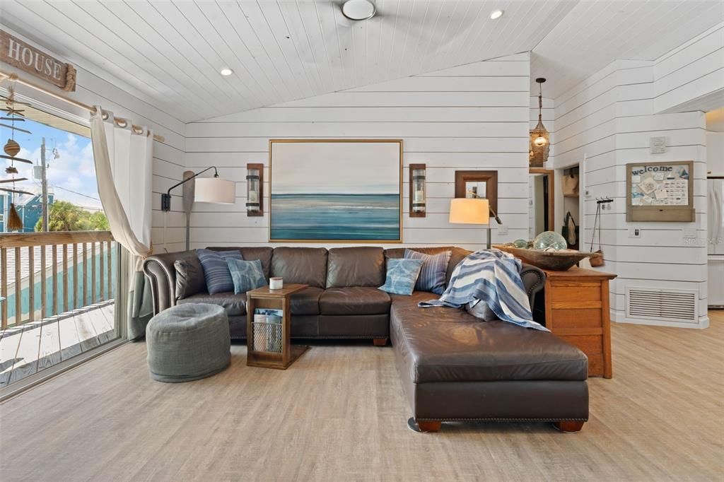 For Sale: $1,299,000 (4 beds, 4 baths, 1682 Square Feet)
