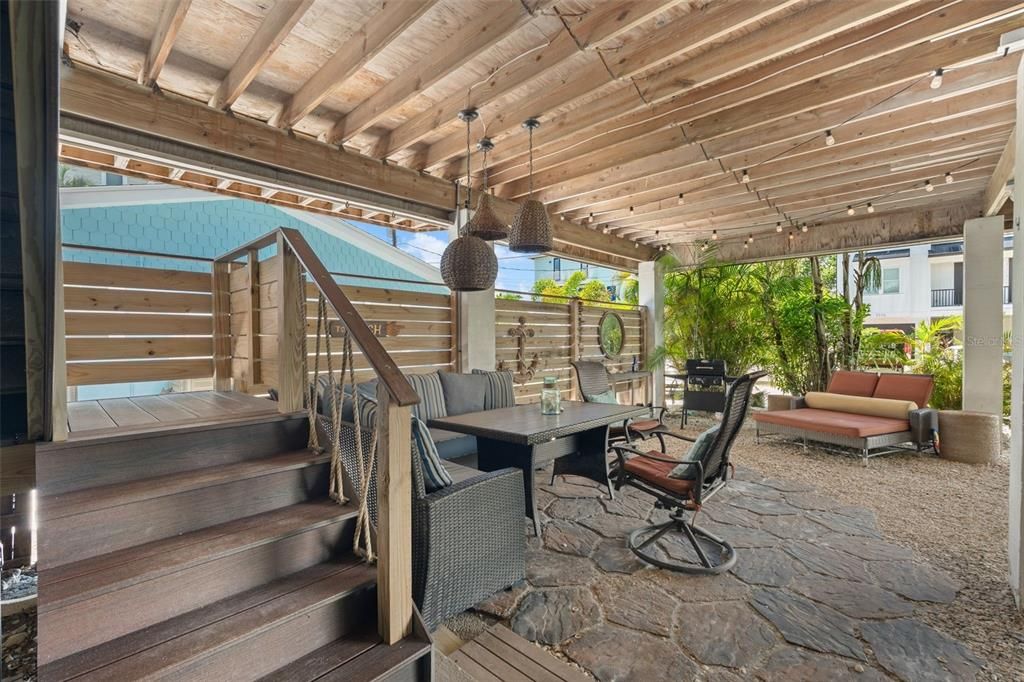 For Sale: $1,299,000 (4 beds, 4 baths, 1682 Square Feet)