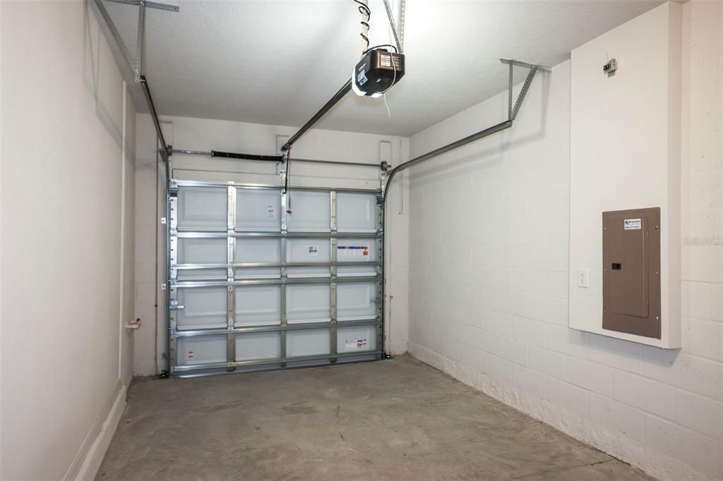 For Rent: $2,500 (3 beds, 2 baths, 1464 Square Feet)