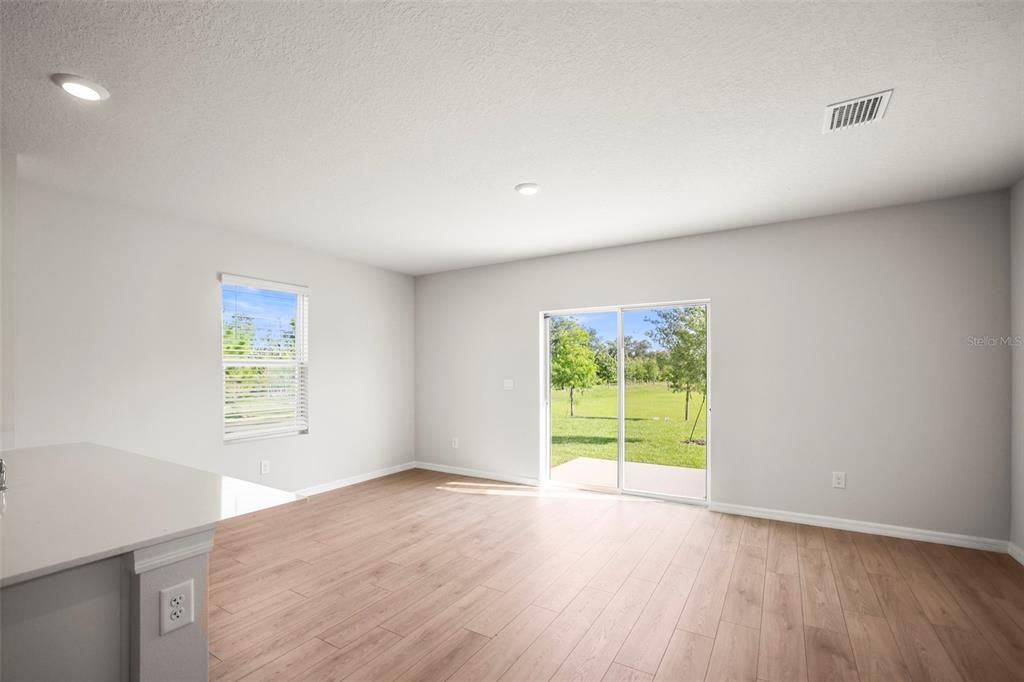 For Rent: $2,500 (3 beds, 2 baths, 1464 Square Feet)