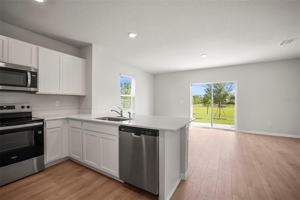 For Rent: $2,500 (3 beds, 2 baths, 1464 Square Feet)