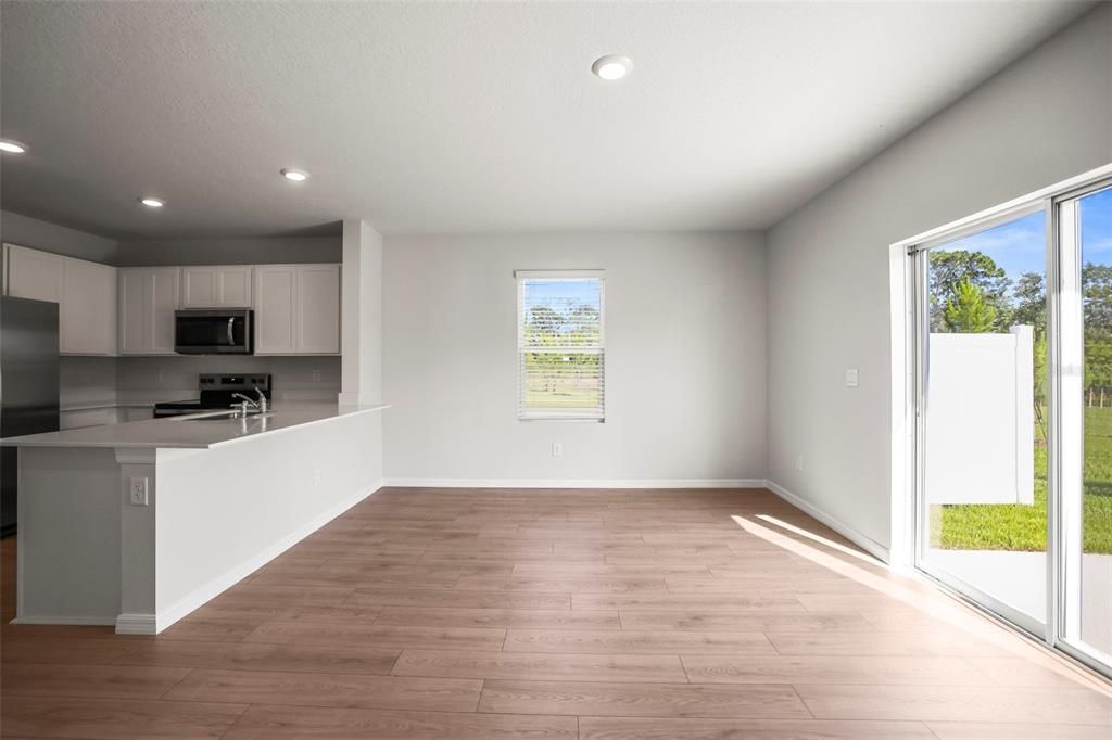For Rent: $2,500 (3 beds, 2 baths, 1464 Square Feet)