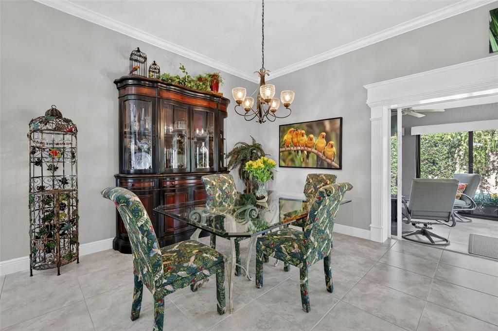 En Venta: $500,000 (3 camas, 2 baños, 2215 Pies cuadrados)