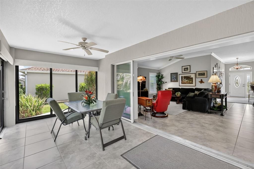 En Venta: $500,000 (3 camas, 2 baños, 2215 Pies cuadrados)