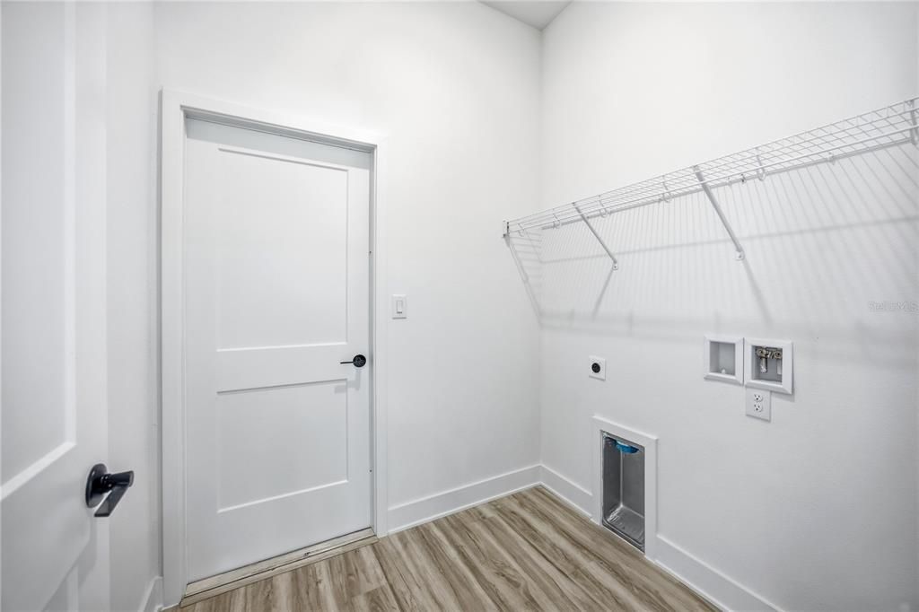 En Venta: $322,500 (4 camas, 2 baños, 1820 Pies cuadrados)