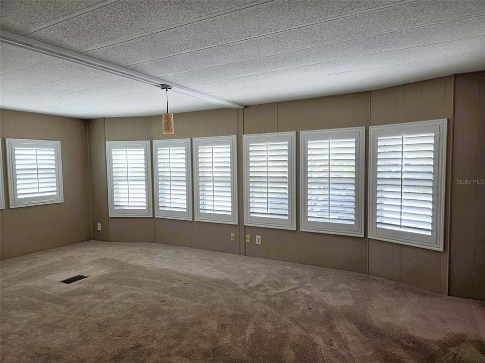 For Sale: $270,000 (2 beds, 2 baths, 1324 Square Feet)