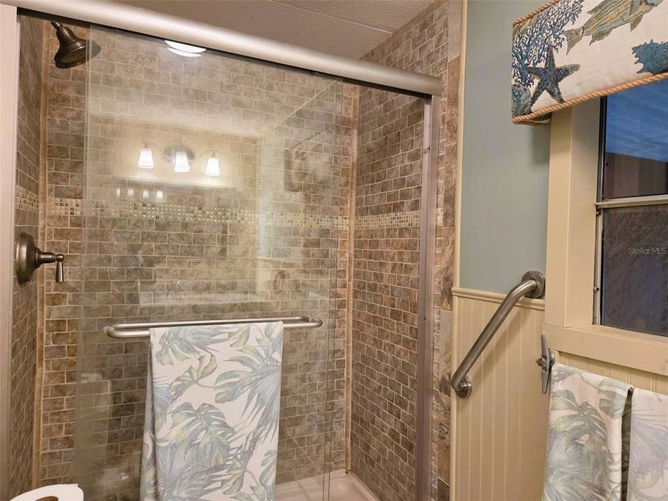 For Sale: $270,000 (2 beds, 2 baths, 1324 Square Feet)