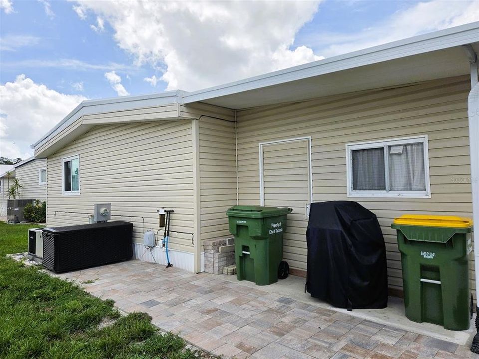 For Sale: $270,000 (2 beds, 2 baths, 1324 Square Feet)