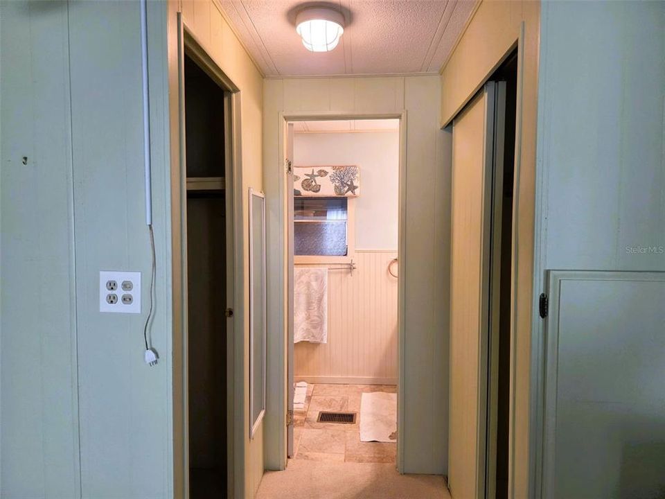 For Sale: $270,000 (2 beds, 2 baths, 1324 Square Feet)