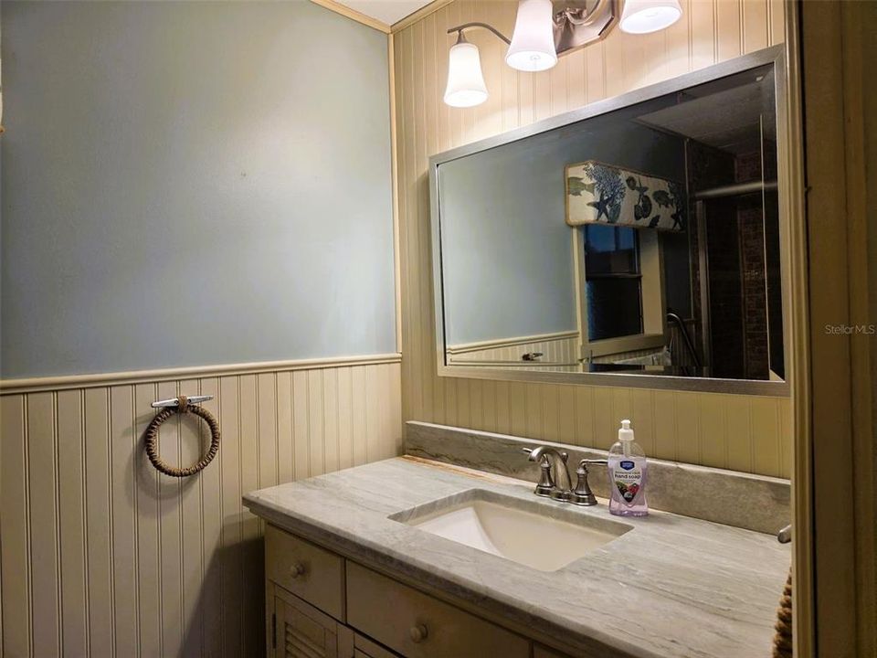 For Sale: $270,000 (2 beds, 2 baths, 1324 Square Feet)