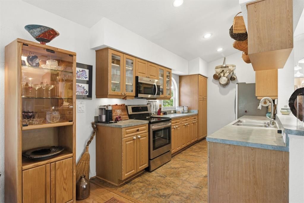 For Sale: $725,000 (3 beds, 2 baths, 2016 Square Feet)