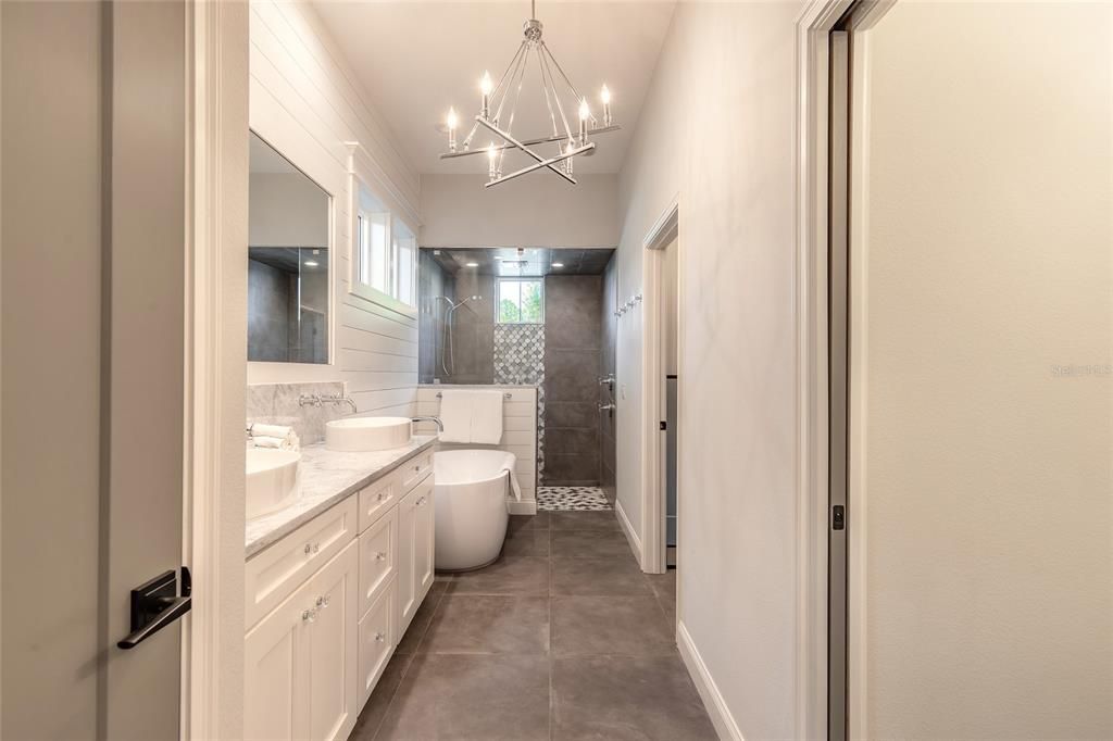 For Sale: $1,095,000 (5 beds, 3 baths, 2759 Square Feet)