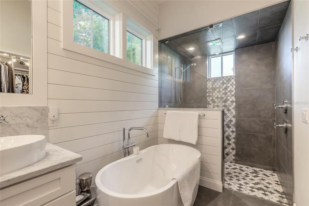 For Sale: $1,095,000 (5 beds, 3 baths, 2759 Square Feet)