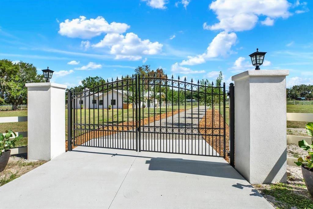 For Sale: $1,099,000 (4 beds, 3 baths, 3463 Square Feet)