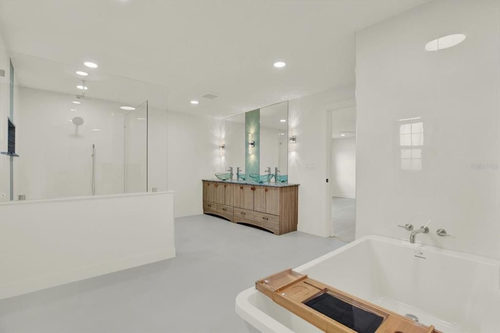 For Sale: $1,099,000 (4 beds, 3 baths, 3463 Square Feet)