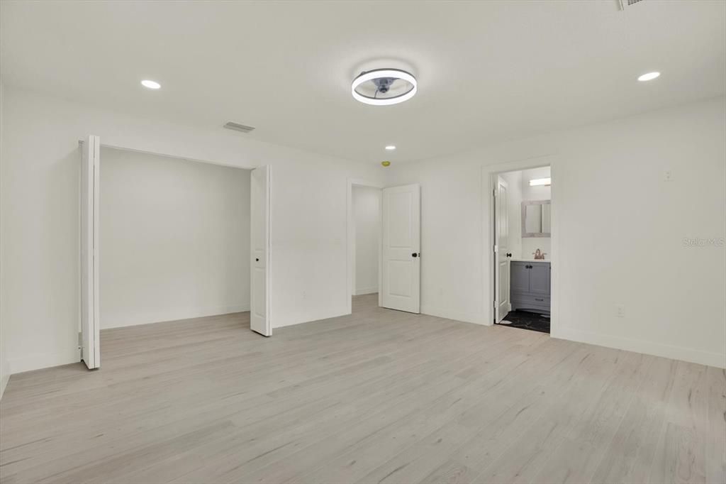 For Sale: $1,099,000 (4 beds, 3 baths, 3463 Square Feet)