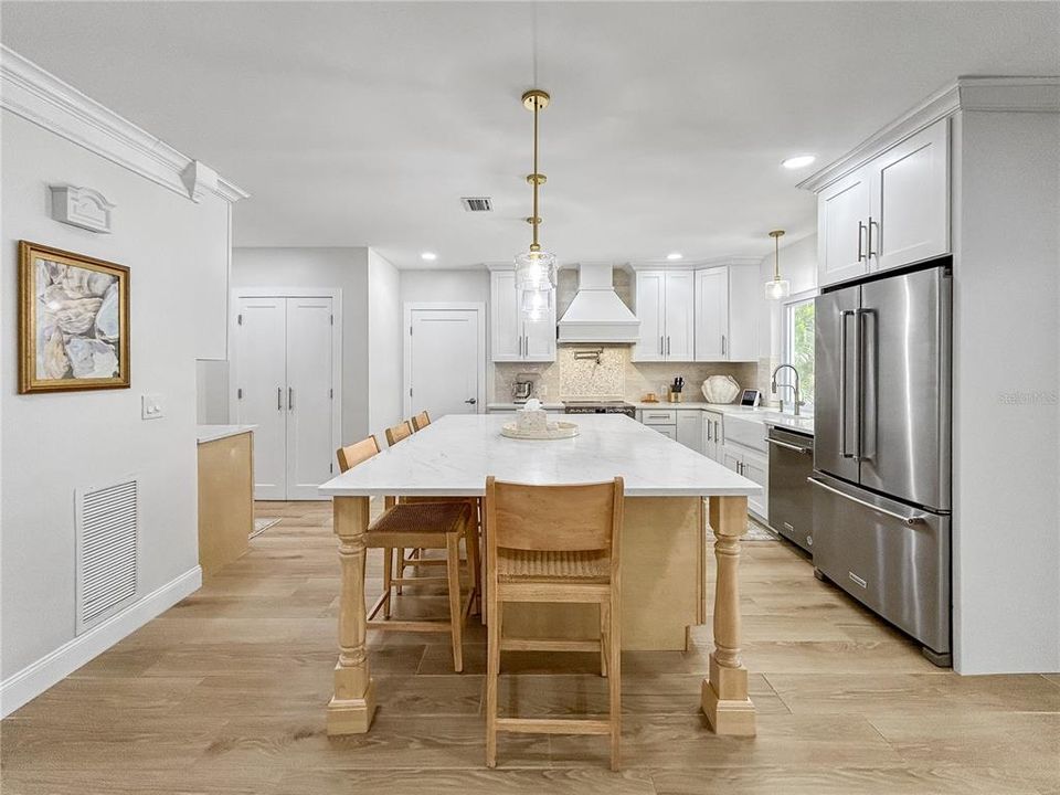 For Sale: $1,175,000 (3 beds, 2 baths, 2367 Square Feet)